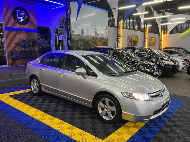 Carro Honda Civic 2007 LX 1.8