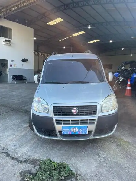 Carro Fiat Doblò 2018 Adventure 1.8 6L (Flex)