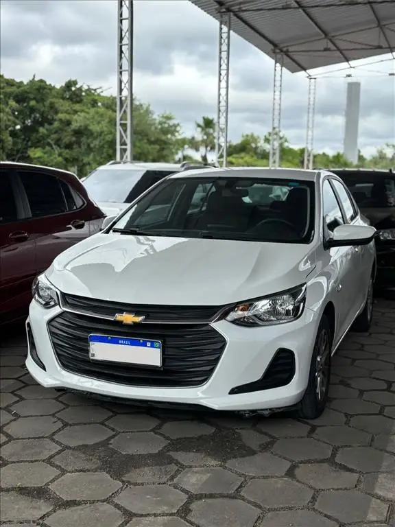Carro Chevrolet Onix Plus 2023 LT 1.0
