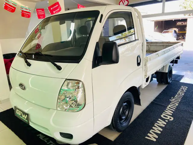 Carro Kia Bongo 2008 K-2700 DLX RD 4x2 (cab. simples) com carrocaria