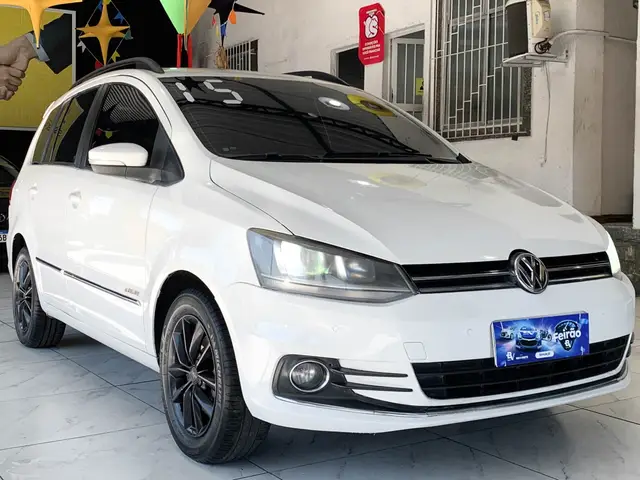 Carro Volkswagen SpaceFox 2015 1.6 16V MSI Highline (Flex)