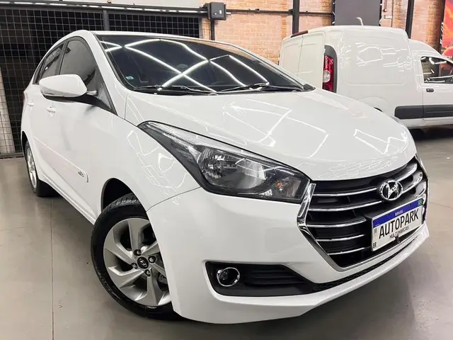 Carro Hyundai HB20S 2017 1.6 Comfort Plus (Flex)