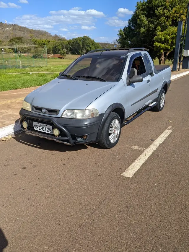Carro Fiat Strada 2004 Fire 1.3 8V (Cabine Estendida)