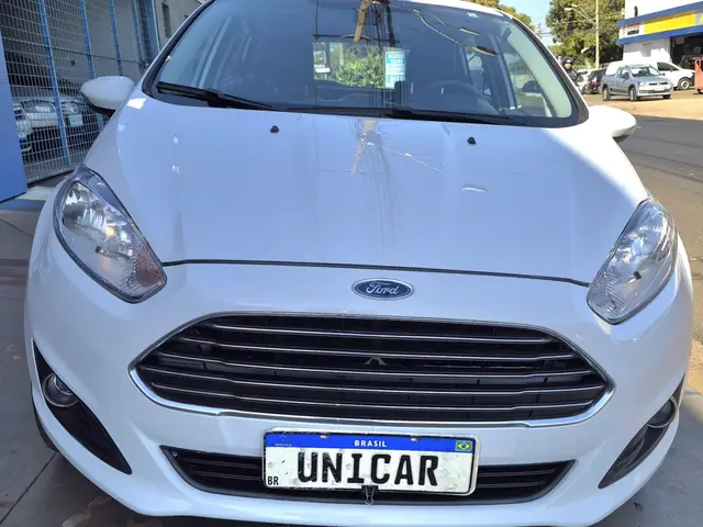 Carro Ford Fiesta Hatch 2016 SE Powershift 1.6 (Flex)