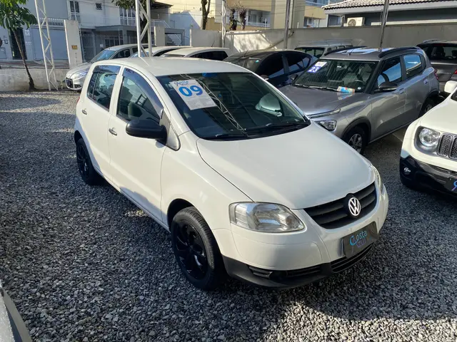 Carro Volkswagen Fox 2009 1.0 8V (Flex) 4p