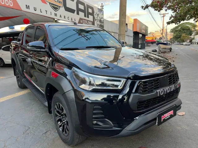 Carro Toyota Hilux Cabine Dupla 2023 GR-S 4x4 2.8 Diesel