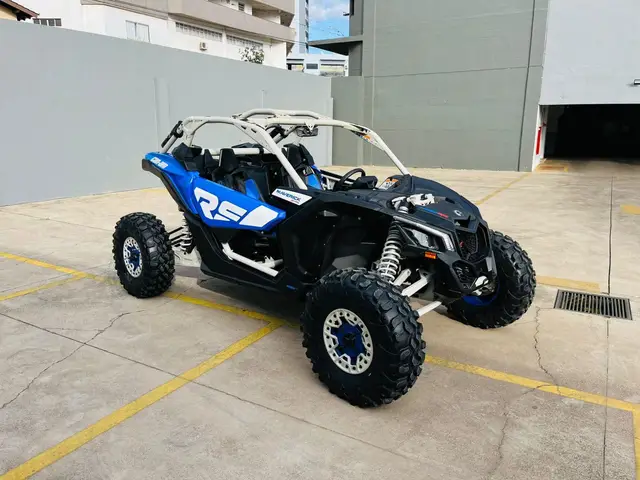 Moto BRP Can-Am Commander 2023 can-am Maverick X3 XRS TB 900 RR (UTV)