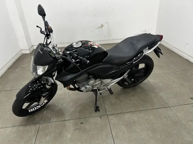 Moto Honda CB 300R 2011 Standard