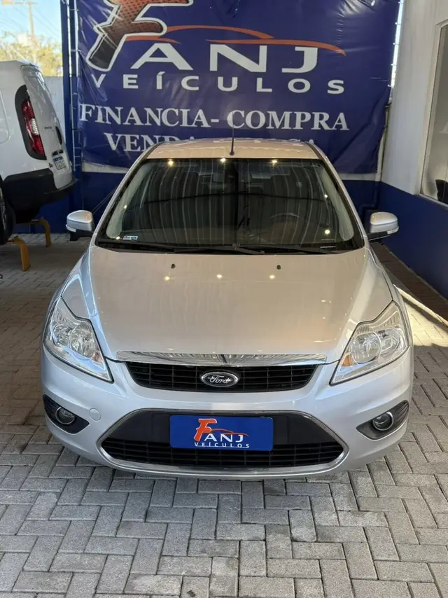 Carro Ford Focus Hatch 2013 GLX 2.0 16V (Flex)