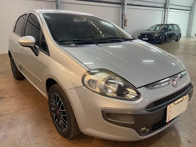Carro Fiat Punto 2014 Attractive 1.4 (Flex)