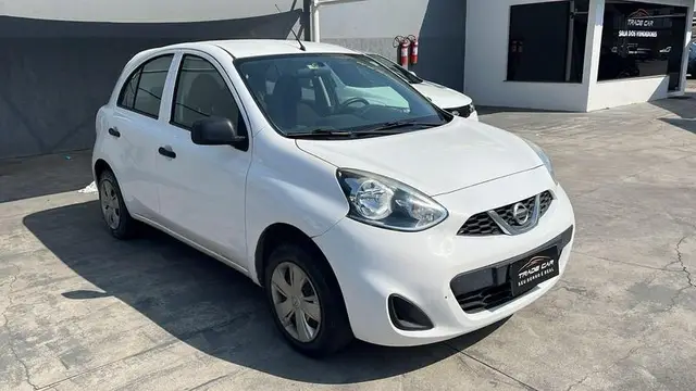Carro Nissan March 2017 1.0 12V (Flex)