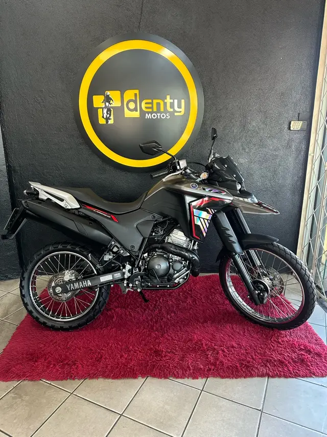 Moto Yamaha XTZ 250 Lander 2025 Connected