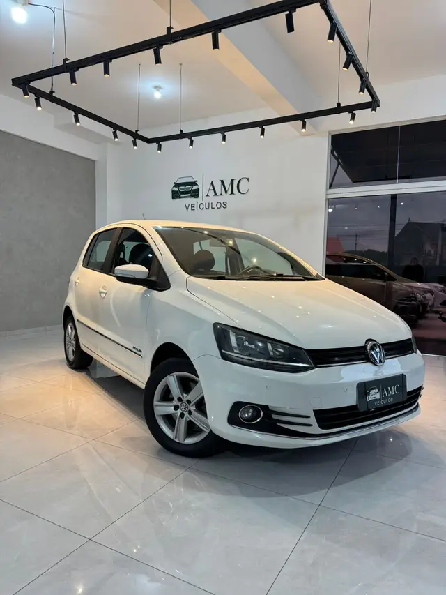 Carro Volkswagen Fox 2016 1.6 16v MSI Highline (Flex)