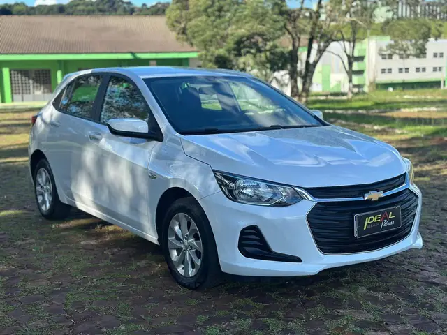 Carro Chevrolet Onix Plus 2023 LT 1.0