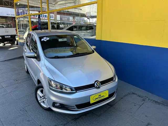 Carro Volkswagen Fox 2015 1.0 TEC Comfortline (Flex)