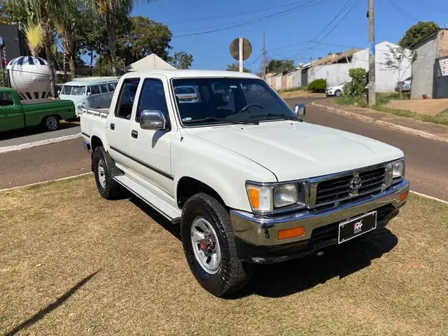 Carro Toyota Hilux Cabine Dupla 2000 Hilux SR5 4x4 2.8 (cab. dupla)
