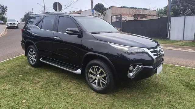 Carro Toyota SW4 2017 2.8 TDI SRX 5L 4x4 (Aut)