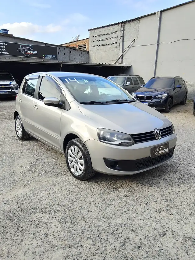 Carro Volkswagen Fox 2014 1.0 TEC (Flex) 4p