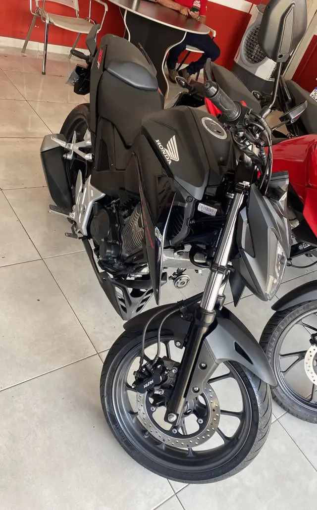 Moto Honda CB 300F Twister 2023 Standard
