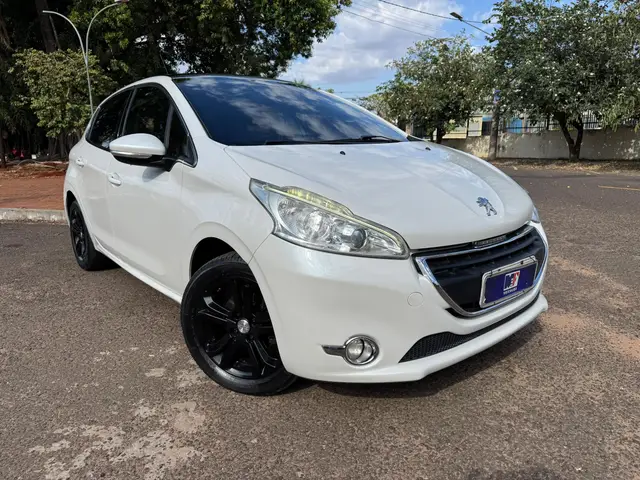 Carro Peugeot 208 2014 Griffe 1.6 16V (Flex)