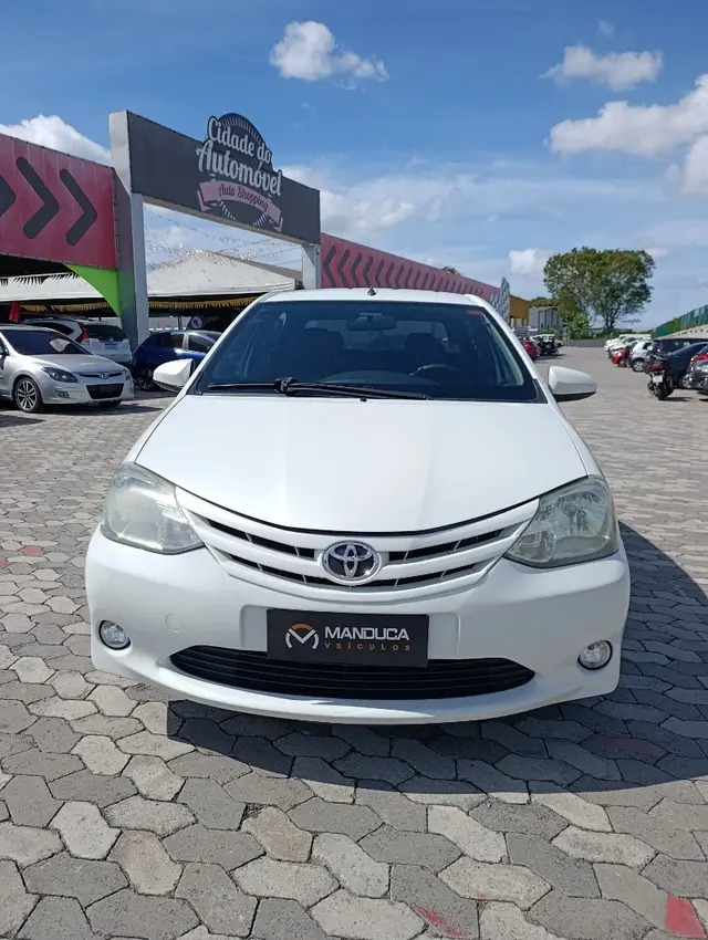 Carro Toyota Etios Sedan 2015 X 1.5 (Flex)