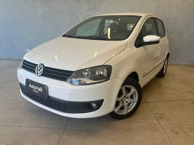 Carro Volkswagen Fox 2014 1.6 VHT Highline I-Motion (Aut) (Flex)