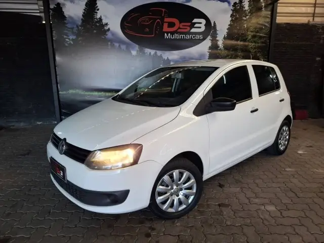 Carro Volkswagen Fox 2014 1.0 TEC (Flex) 4p
