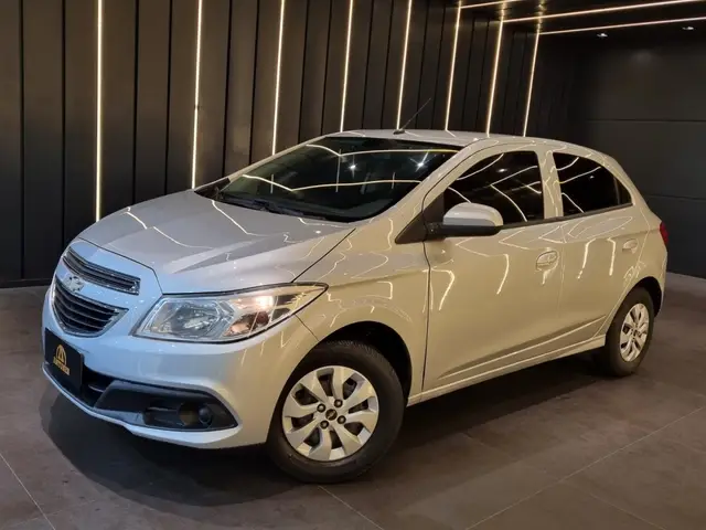 Carro Chevrolet Onix 2013 1.0 LT SPE/4
