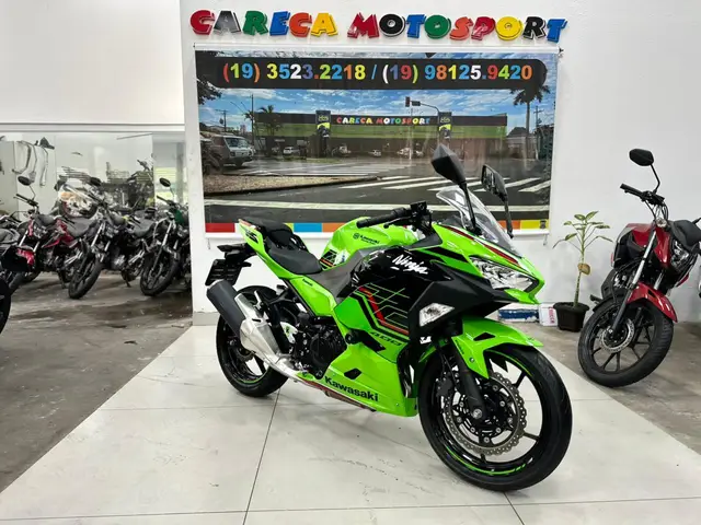 Moto Kawasaki Ninja 2023 400