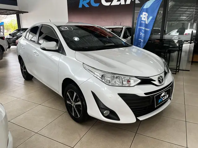 Carro Toyota Yaris Sedan 2021 1.5 XS Connect CVT (Flex)