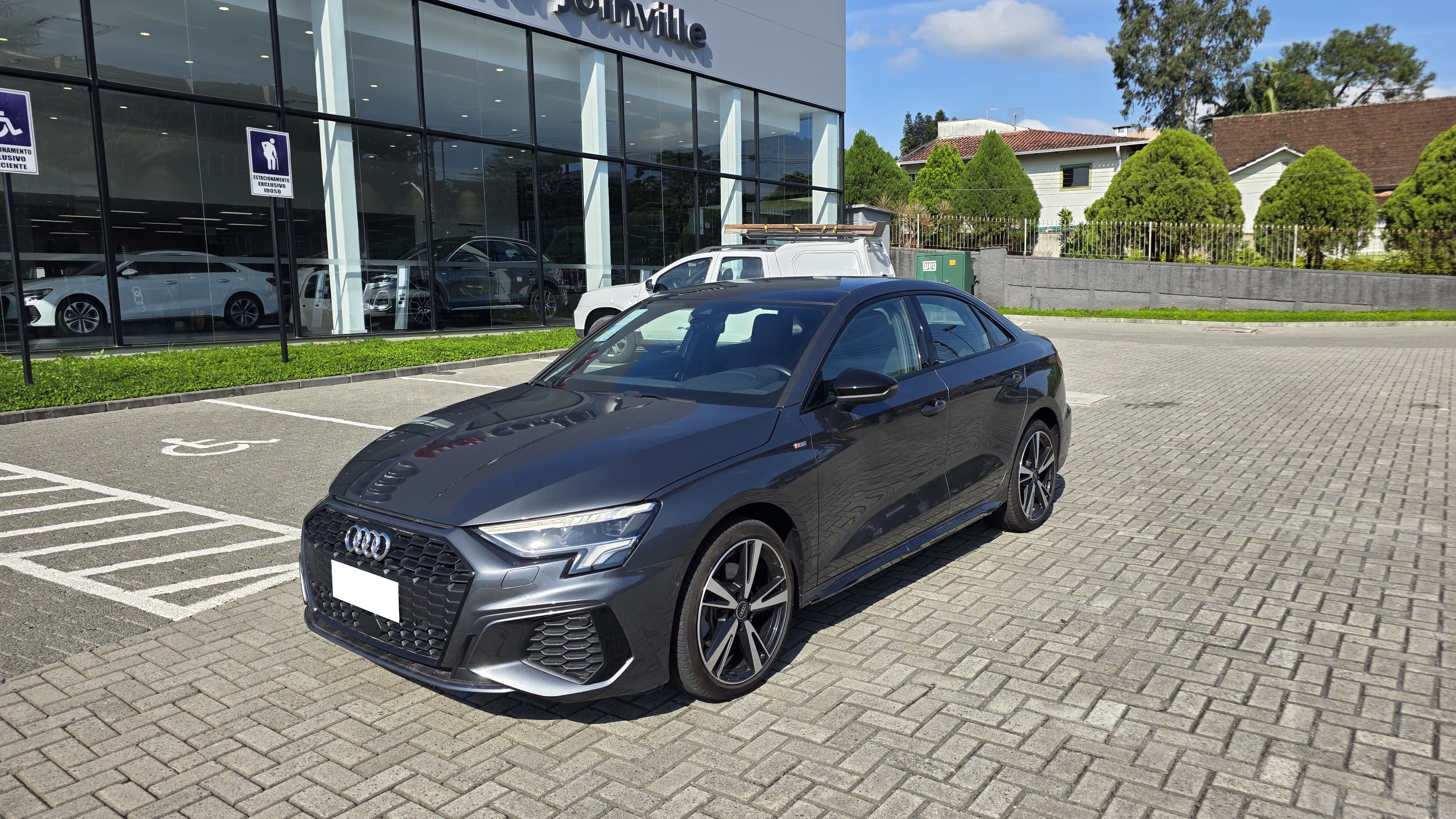 audi perf. black 2.0 s-tron.(hib.)