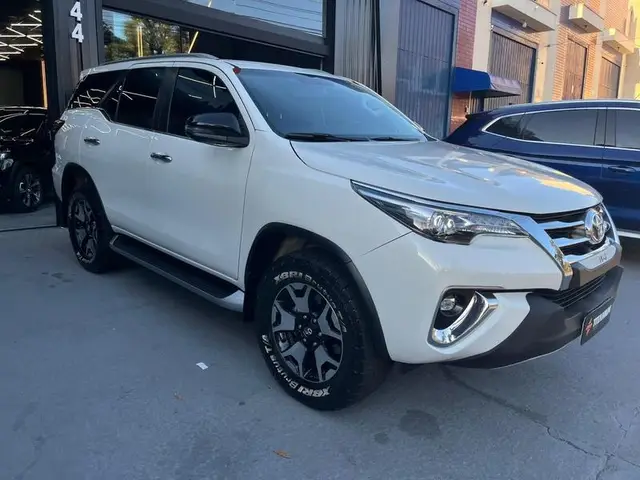 Carro Toyota SW4 2018 2.8 TDI SRX 7L 4x4 (Aut)