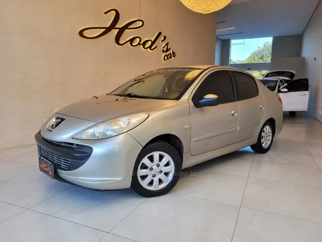 Carro Peugeot 207 2011 XR 1.4 (10 ANOS BRASIL)(Flex) 4p