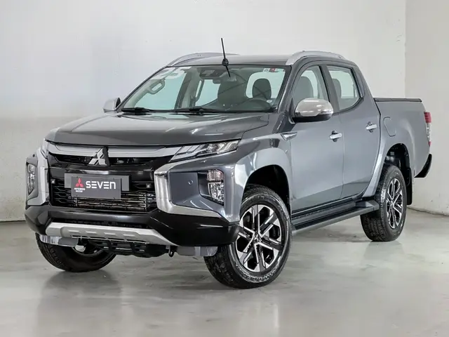 Carro Mitsubishi Triton 2025 HPE-S