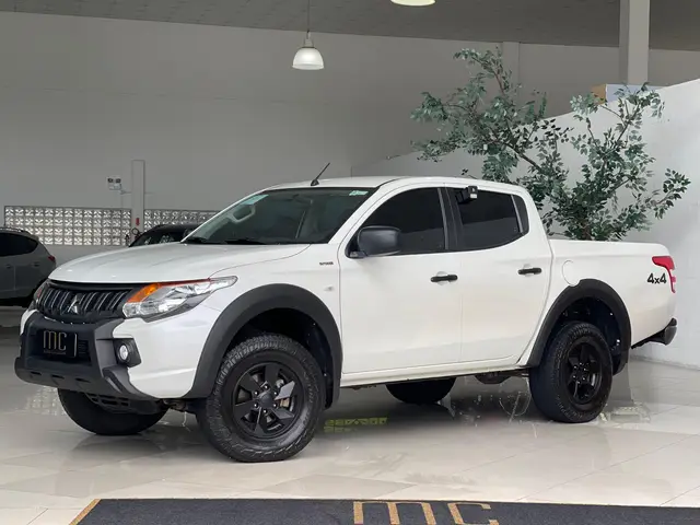 Carro Mitsubishi L200 Triton Outdoor 2024 GLX 2.4 Turbo