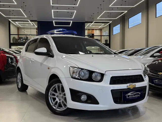 Carro Chevrolet Sonic 2014 Hatch LTZ 1.6 (Aut)
