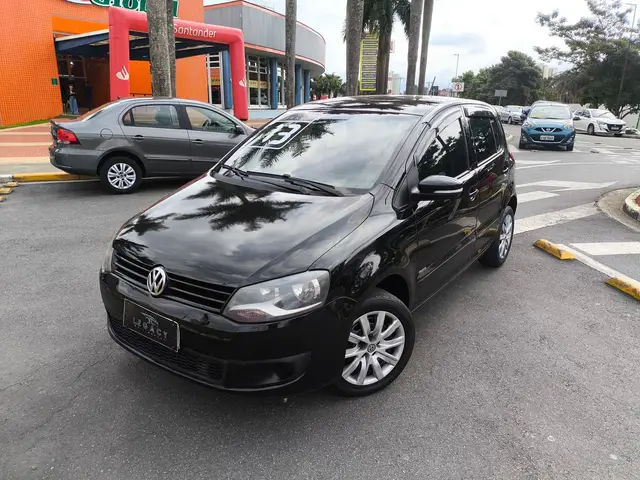 Carro Volkswagen Fox 2013 1.0 VHT (Flex) 4p