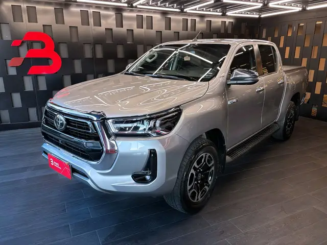 Carro Toyota Hilux Cabine Dupla 2023 SRX 4x4 2.8 Diesel