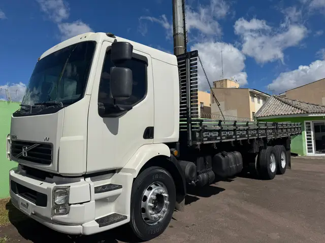 Caminhão Volvo VM 260 2010 ST 6X2