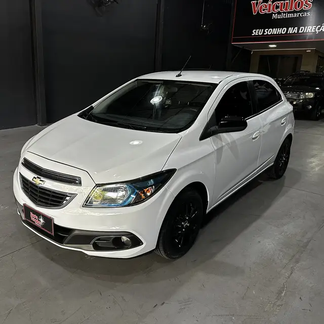 Carro Chevrolet Onix 2015 1.4 LTZ SPE/4 (Aut)