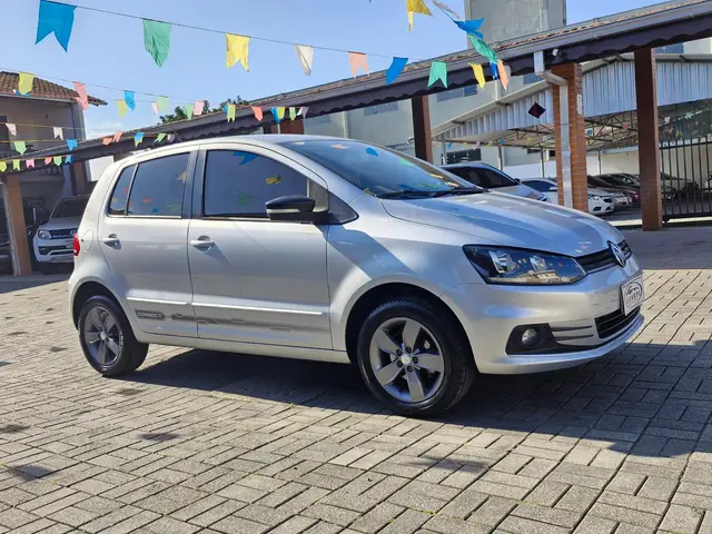 Carro Volkswagen Fox 2019 1.6 MSI Connect I-Motion (Flex)