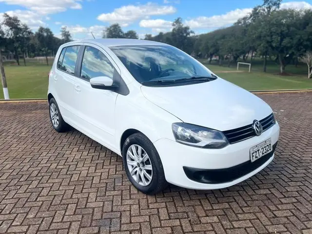 Carro Volkswagen Fox 2014 1.0 TEC (Flex) 2p