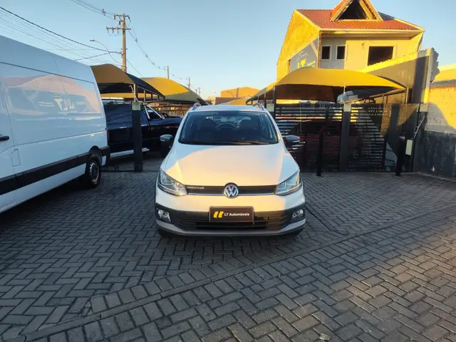 Carro Volkswagen CrossFox 2016 1.6 16v MSI (Flex)