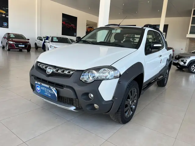 Carro Fiat Strada 2013 Adventure 1.8 16V Dualogic (Flex) (Cabine Dupla)