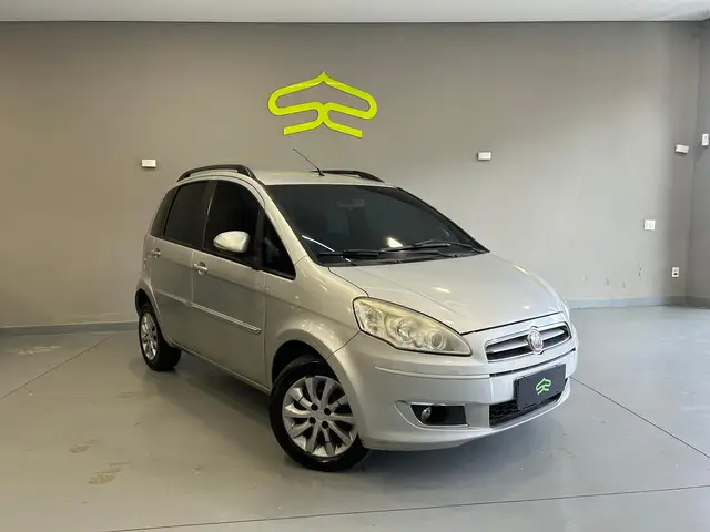 Carro Fiat Idea 2014 Attractive 1.4 8V (Flex)