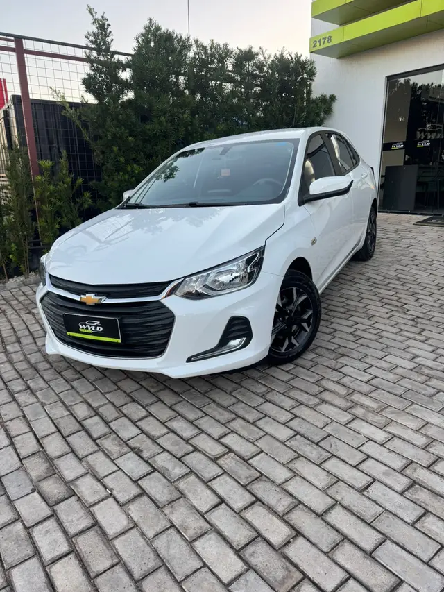 Carro Chevrolet Onix 2023 1.0