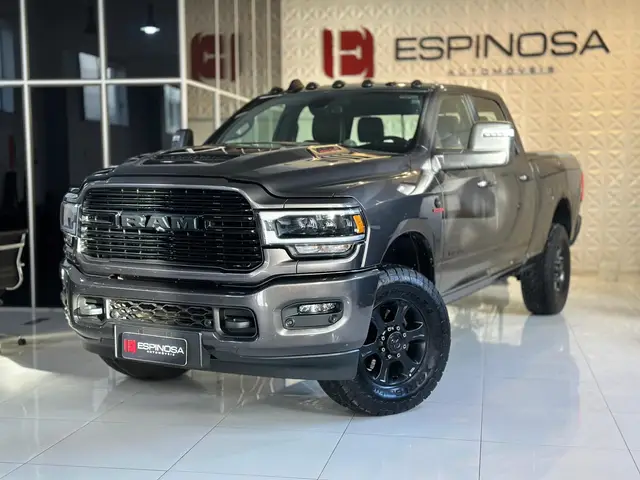 Carro RAM 2500 2023 Night Edition 6.7 4X4