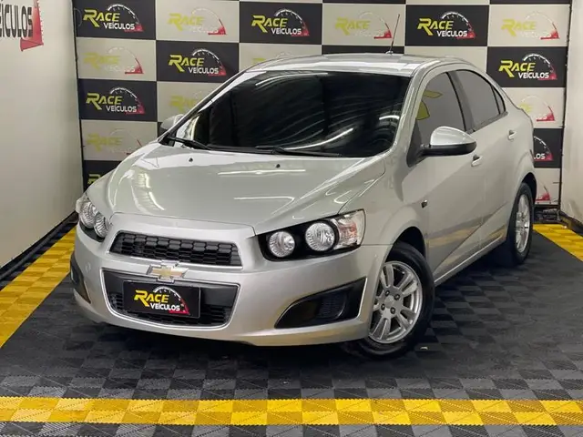 Carro Chevrolet Sonic 2013 Hatch LT 1.6 (Aut)