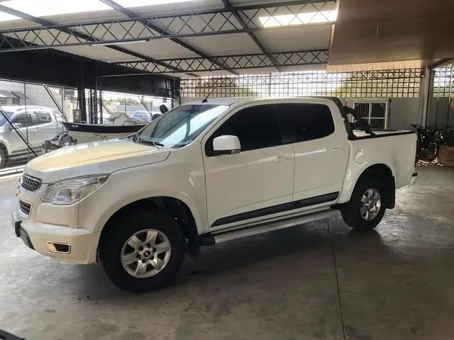 Carro Chevrolet S10 Cabine Dupla 2013 S10 LT 2.8 diesel (Cab Dupla) 4x2