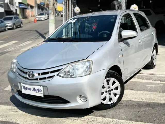 Carro Toyota Etios 2014 X 1.3 (Flex)